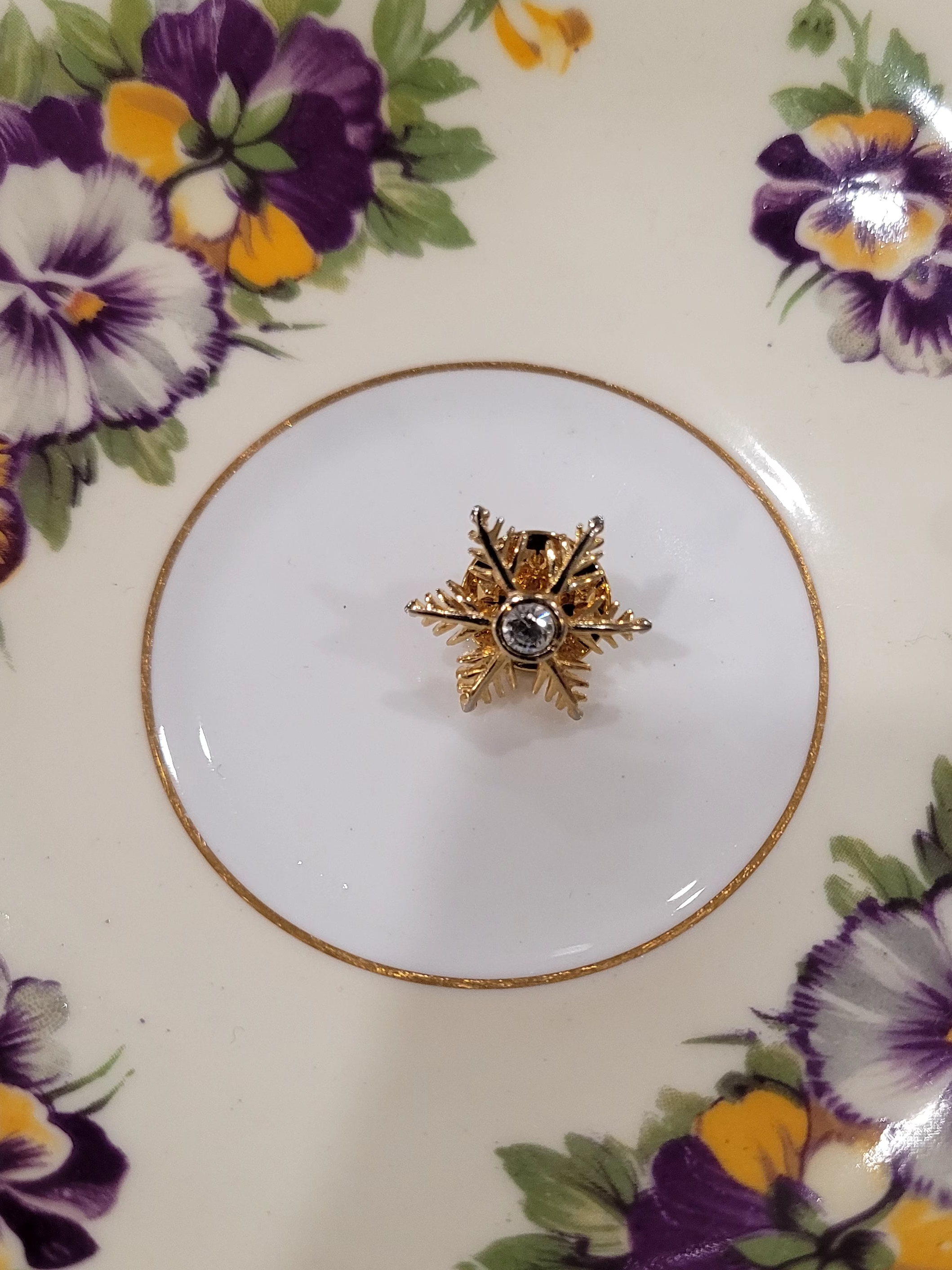 Vintage Gold Tone Snowflake Lapel and tie Pin