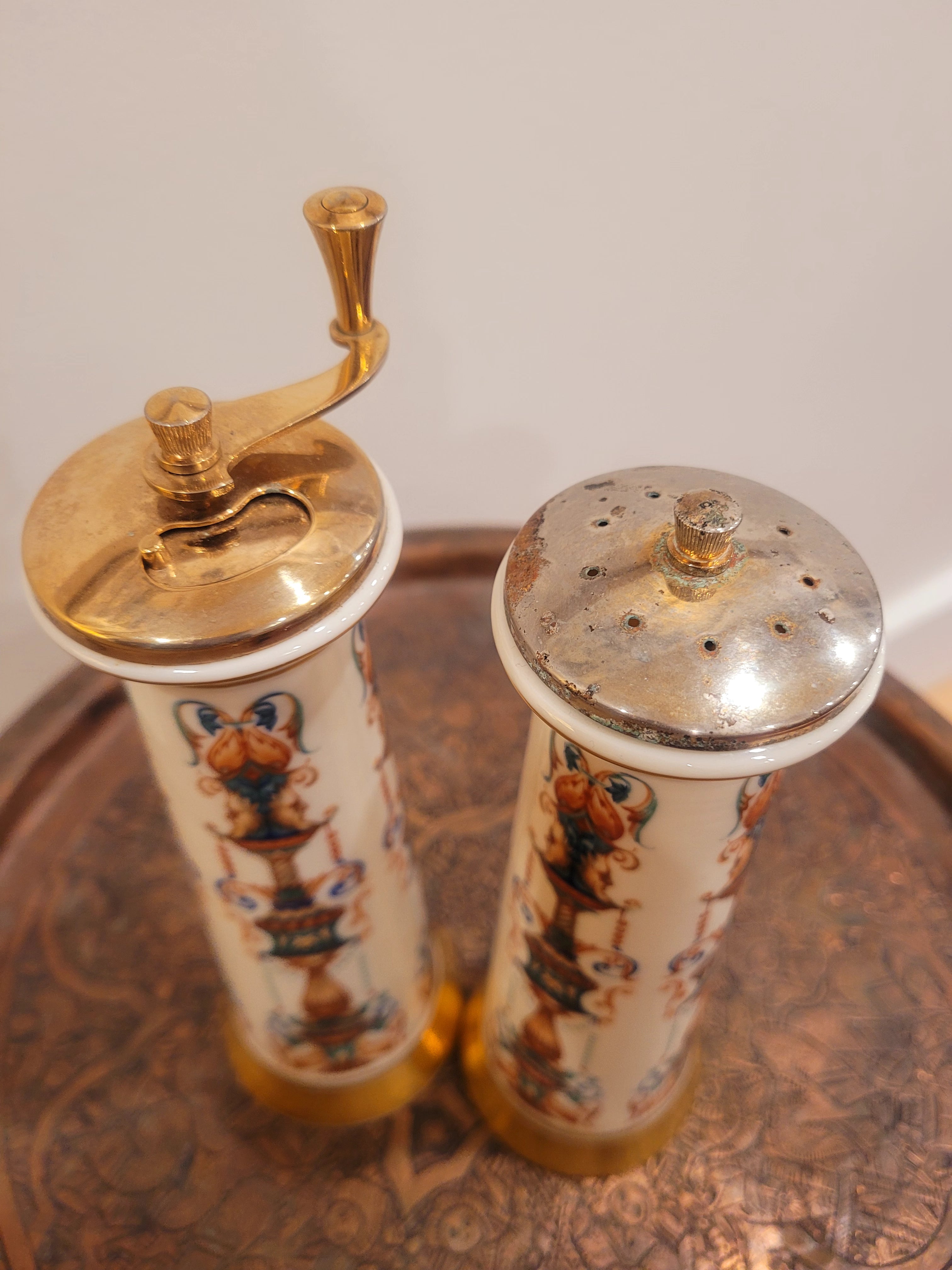 Lenox "Lido" Porcelain Salt & Pepper Shakers - Vintage 24K Gold Trim Fine Porcelain Set